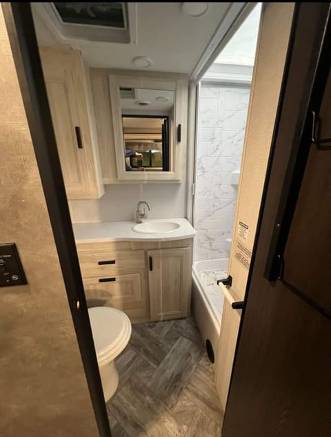 Bathroom with shower tub