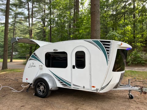 Lil' Luna ~ 2018 Retro Teardrop Trailer Towable trailer in Bristol