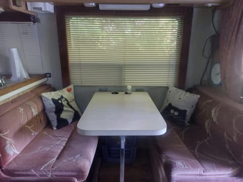 1988 Ford motorhome 24ft "Margaret" Drivable vehicle in Whistler