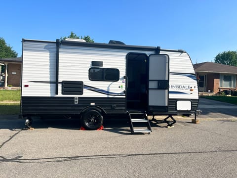 RedRobin 1760BH Towable trailer in Kitchener