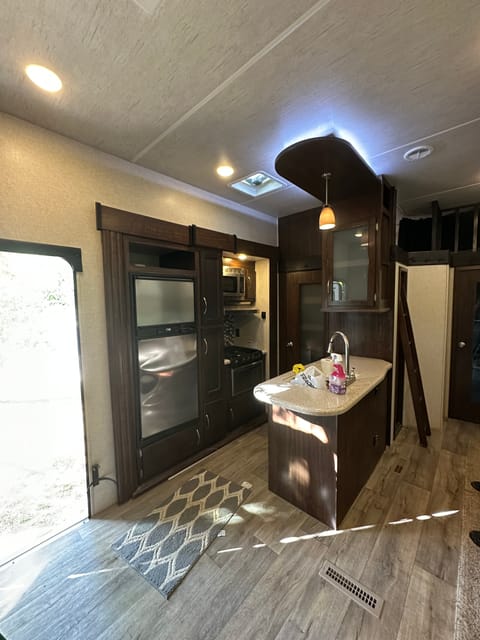 The In-Laws. Two FULL Bathrooms. Towable trailer in North Salt Lake