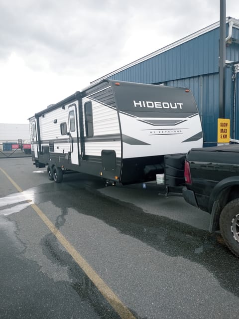 "The Roaming Retreat" 32 ft 2022 Travel Trailer Tráiler remolcable in Pitt Meadows