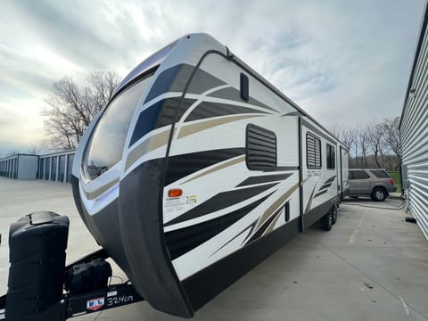 2021 Keystone Outback 324CG Towable trailer in Everett