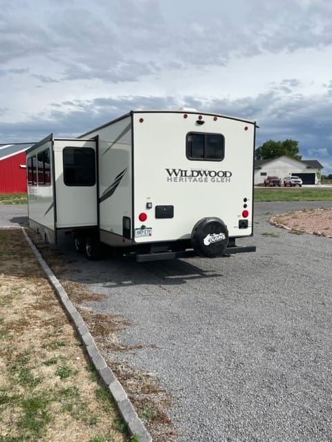 2022 Forest River Wildwood Heritage Glen HL Towable trailer in Pueblo