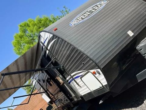 2018 Dutchman Aspen Trail Camp Trailer Towable trailer in Mesquite