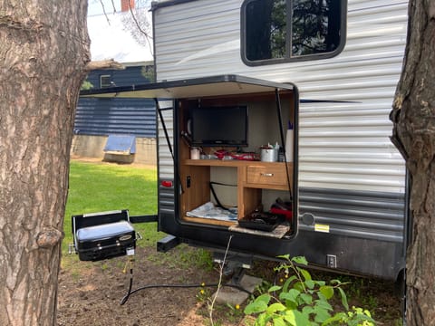 Summerland Friends & Family Camping Towable trailer in Wasaga Beach