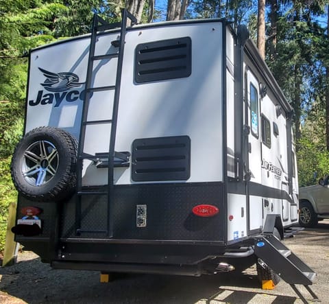 2022 Jayco Jay Feather Micro Towable trailer in Shoreline