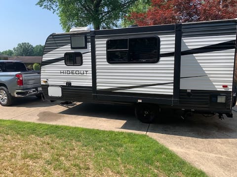 2021 Keystone RV Hideout - Great Condition! Tráiler remolcable in Parkersburg
