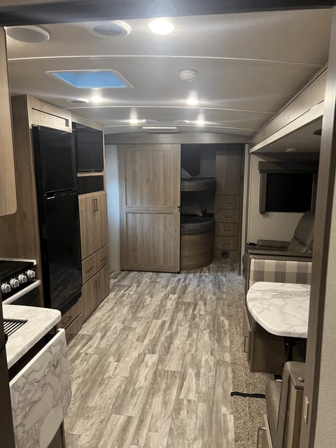 2022 Grand Design Imagine 2910BH Towable trailer in Siloam Springs