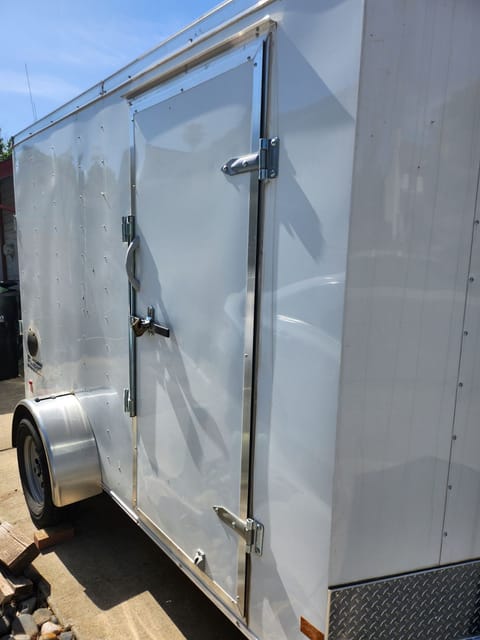 2021 Enclosed Trailer  6' X 10'  - haul, move, camp or events! Towable trailer in Elk Grove