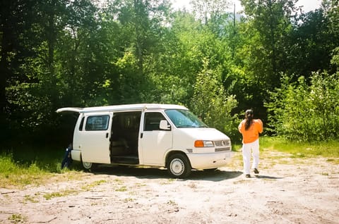 Explore the Coast in our Volkswagen Eurovan Camper! Campervan in Richmond