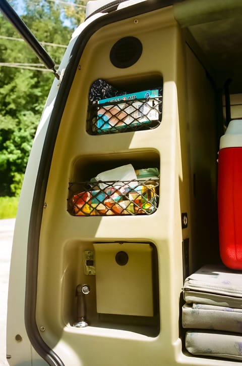 Explore the Coast in our Volkswagen Eurovan Camper! Campervan in Richmond