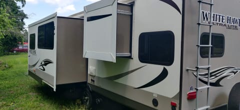 Jayco White Hawk-Perfect for families, delivery available! Towable trailer in Winston-Salem