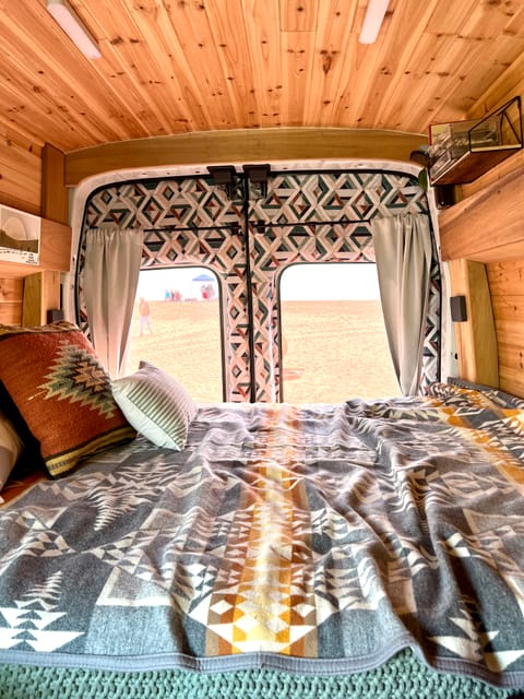 18' Camper Van - Chariot - Chasing wild dreams Campervan in San Francisco