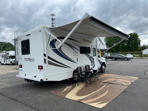 2019 Thor Motor Coach Freedom Elite 22FE Drivable vehicle in Manchester