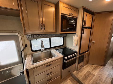 2019 Thor Motor Coach Freedom Elite 22FE Drivable vehicle in Manchester