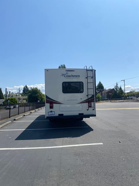 RV Adventures await with our 2018 Coachmen! Vehículo funcional in Tacoma