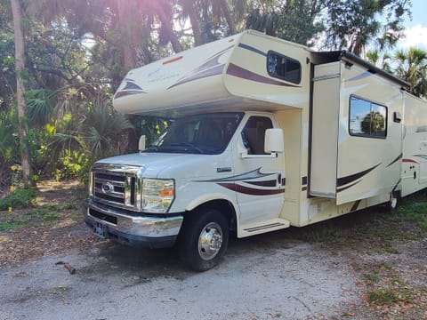 2016 Forest River Coachmen Freelander Drivable vehicle in Port Charlotte