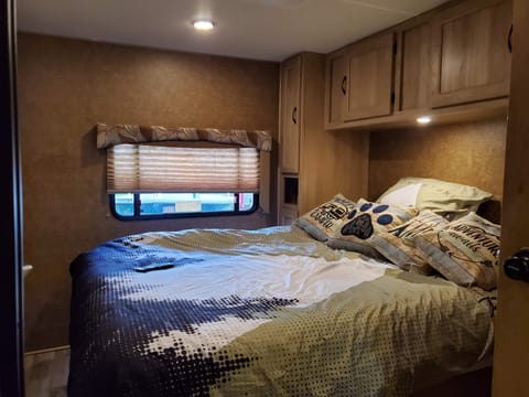 2016 Forest River Coachmen Freelander Drivable vehicle in Port Charlotte