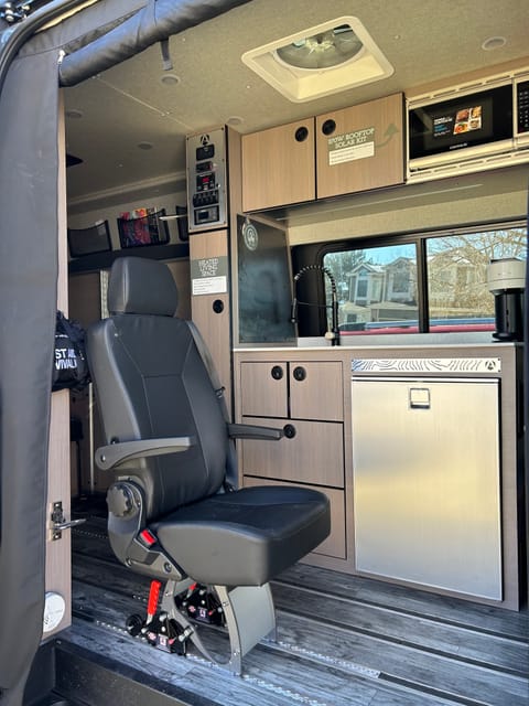 Mercedes Sprinter 4x4 Class B (2022  Antero Adventure Mot Drivable vehicle in Highlands Ranch