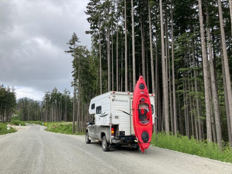 4x4 GMC Sierra 2500HD with Adventurer Truck Camper Drivable vehicle in Nanaimo