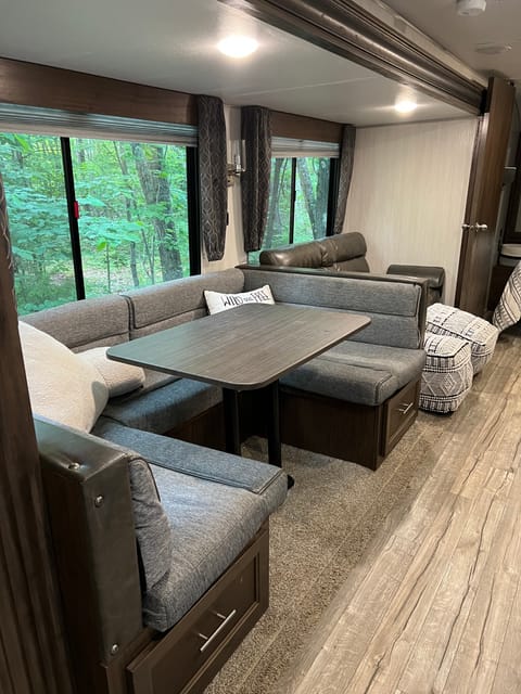 2019 Forest River Cherokee - Family Friendly Camper Towable trailer in Casco