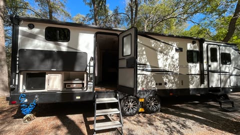 Easy Come, Easy Go RV | 2 Miles From F1, COTA & Close to Downtown Tráiler remolcable in Austin
