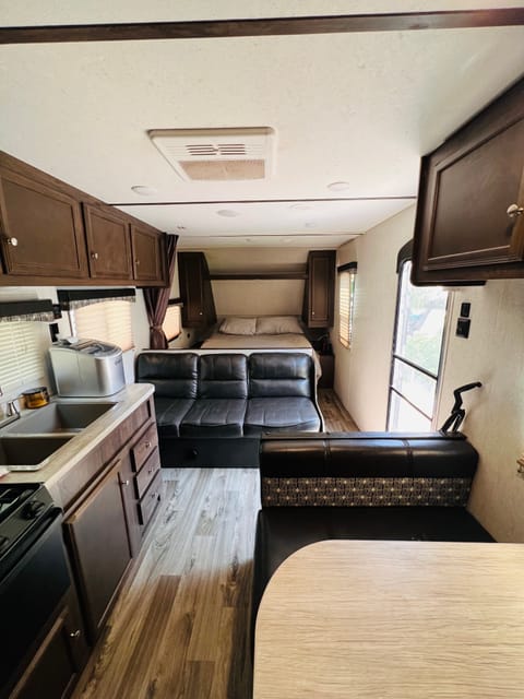 2018 Starcraft Autumn Ridge Outfitter Towable trailer in Sault Ste Marie