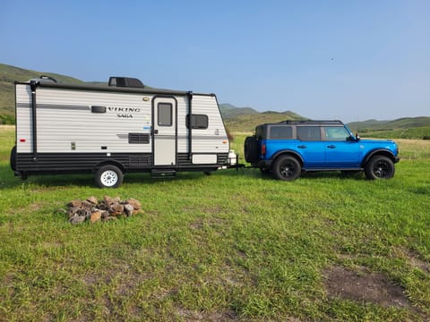 2018 Forest River Viking Saga sleeps 5, cozy, comfy, clean, easy to set up. Towable trailer in Twin Falls