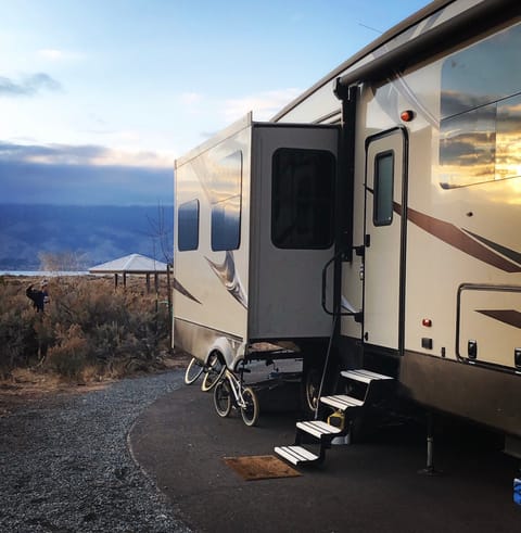 2018 Coachmen - Brookstone 395RL Towable trailer in Carson City