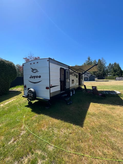 Pet friendly and room for bigger families! Towable trailer in Maple Ridge