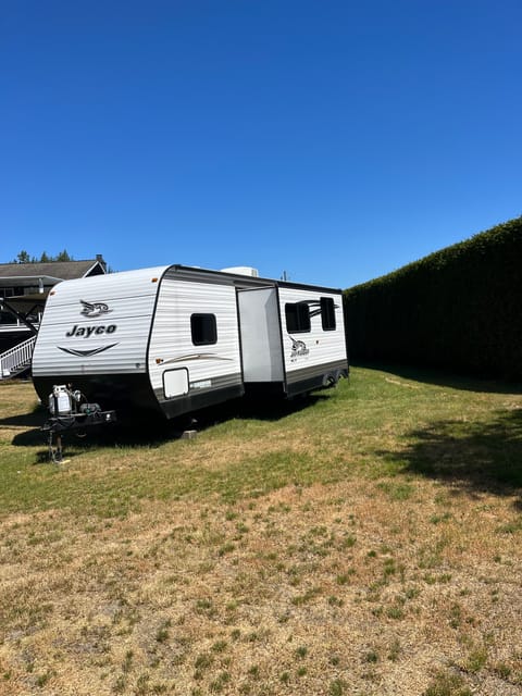 Pet friendly and room for bigger families! Towable trailer in Maple Ridge