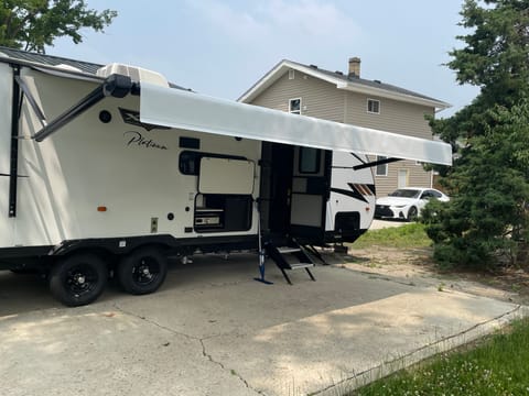 2023 Forest River Wildwood X-Lite Platinum Towable trailer in Fort Wayne