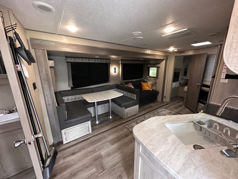 Portzen’s luxury family camper for 9 Towable trailer in New Port Richey