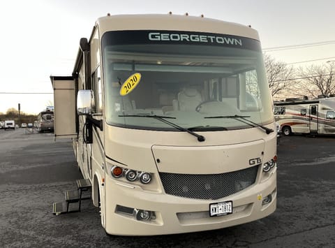 2020 Forest River Georgetown 3 Series 33b Drivable vehicle in Lexington