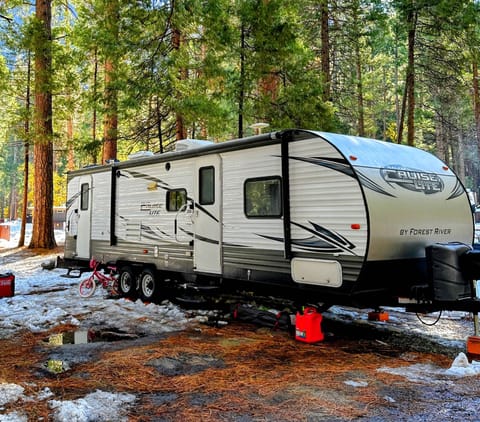 Snow camping in Yosemite National Park 