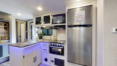 SunnySide Up 2023 Crossroads RV Volante Towable trailer in San Antonio