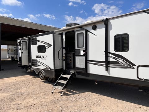 "Pecos" 2021 Keystone RV Bullet 330BHS Towable trailer in McKinney