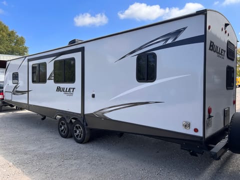 "Pecos" 2021 Keystone RV Bullet 330BHS Towable trailer in McKinney