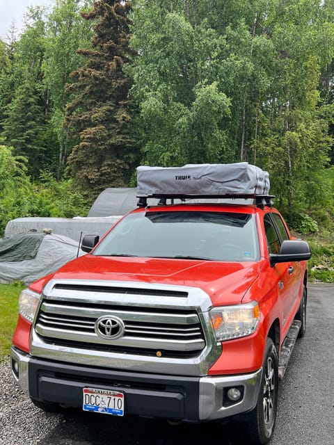 2016 Toyota Tundra w/RTT Camping-car in Eagle River