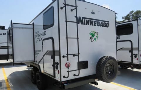 Full Solar, off-grid capable 2022 Winnebago Micro Minnie FLX 2100BH Towable trailer in League City