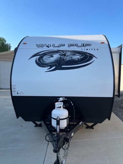 Your perfect home on wheels! Towable trailer in Riverside