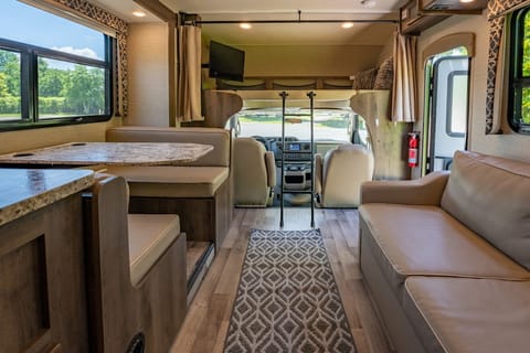 2019 Jayco Redhawk- Glamping Heaven! Drivable vehicle in Hermitage