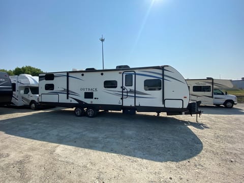 2018 Keystone Outback Ultra-Lite 296UBH Remorque tractable in Kettering