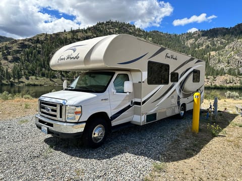 2019 Thor Four Winds 28A  29' Motorhome Drivable vehicle in Federal Way