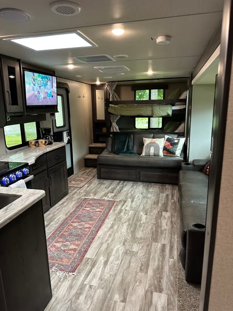 Knox’s Nook Towable trailer in Fort Smith