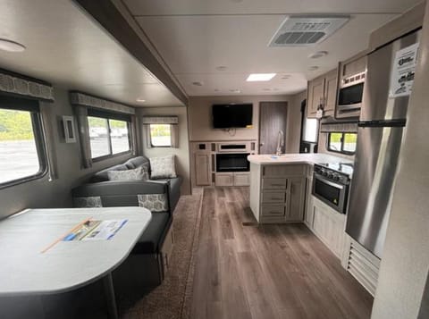 Bunk House dream space! Towable trailer in Huntington