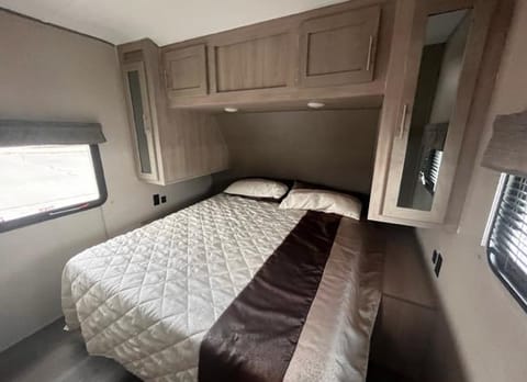 Bunk House dream space! Towable trailer in Huntington