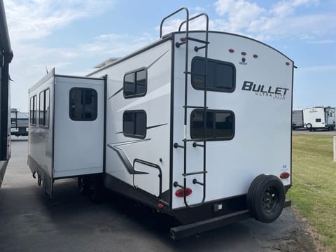 2023 Keystone RV Bullet Ultra Lite 290BHS Towable trailer in Aurora