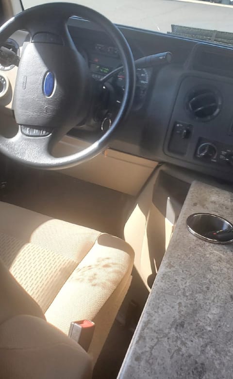 2016 Forest River Coachmen - Family Fun NOW Drivable vehicle in Woodland